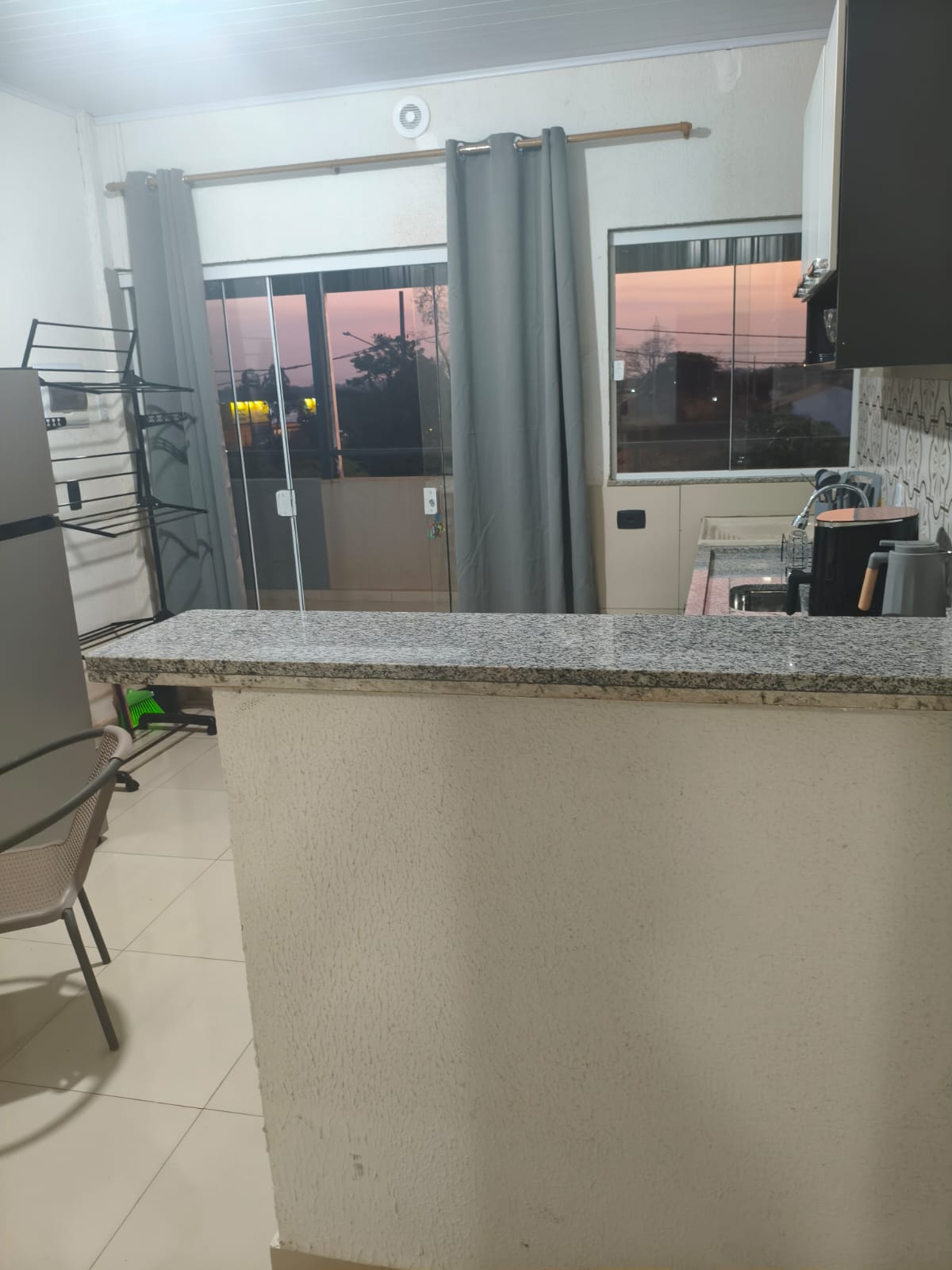 Cozinha completa com bancada